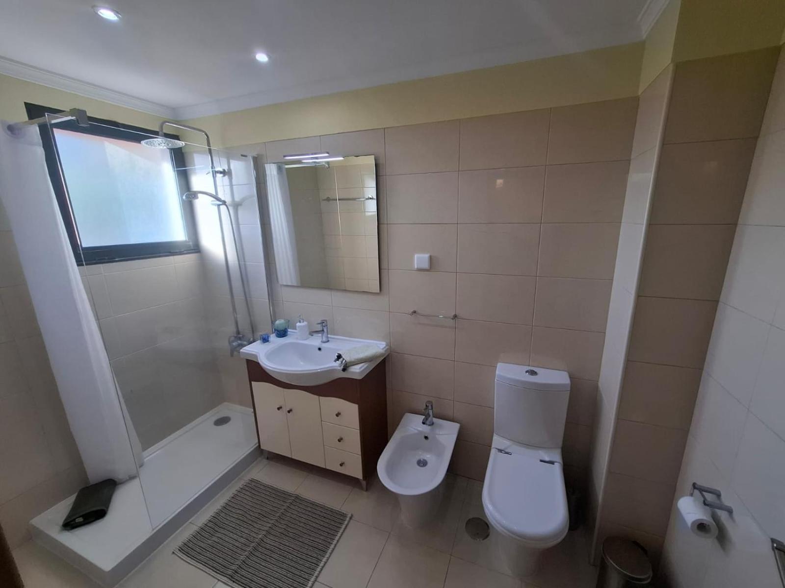 Cozy And Bright Apartment Machico  Bagian luar foto