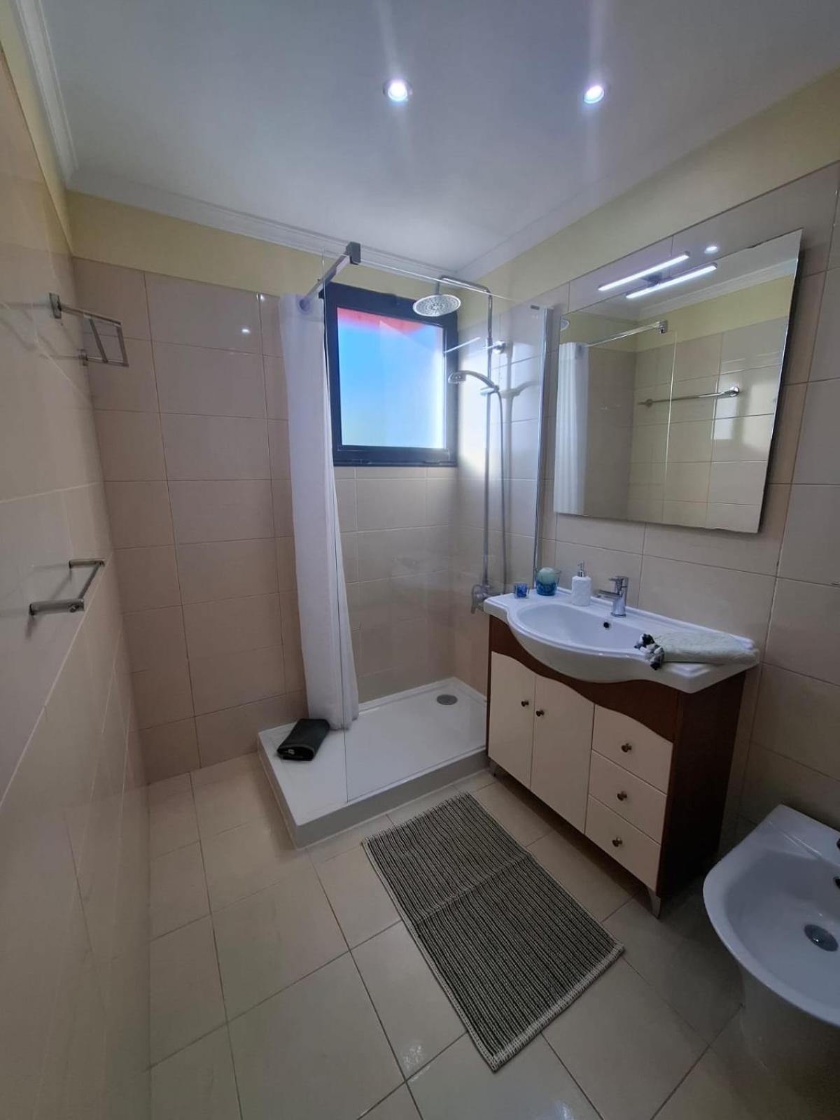 Cozy And Bright Apartment Machico  Bagian luar foto